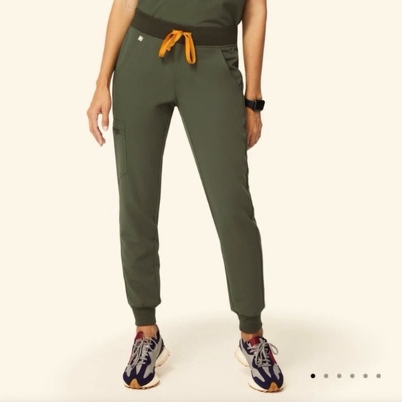 Figs Olive Green FIONx Zamora Jogger Scrub Pants - Picture 1 of 9